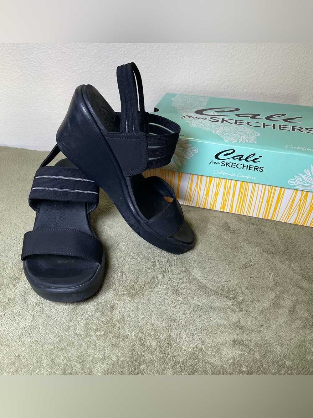 Skechers Cali Rumblers Sci-Fi Black Wedge Sandals Luxe Foam Size 7 Women